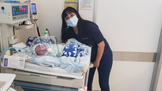 Es administrativa y debió oficiar como partera: "No había otra opción"