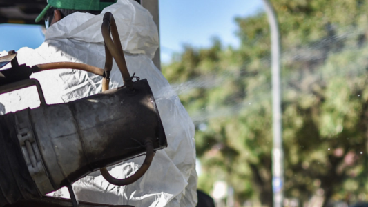 Hoy habrá trabajos de bacheo, iluminación y fumigación en la ciudad