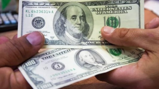 Advierten sobre el robo de cuentas de WhatsApp y la nueva estafa del dólar "cara grande"