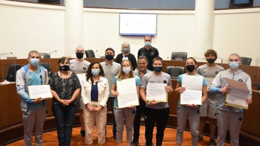Reconocieron a deportistas que participaron del Sudamericano Juvenil de Deportes Acuáticos
