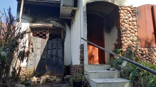 Es crítico el estado de salud del matrimonio afectado por el incendio