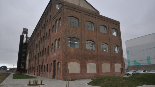 Estudiarán anexar al Liceo una Escuela Secundaria de Artes Escénicas