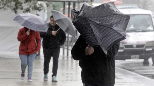 Luego del intenso calor llegó el alivio con lluvias y tormentas en la ciudad