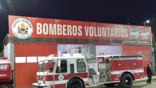 Los bomberos voluntarios de Las Flores celebran 43 años de servicio a la comunidad