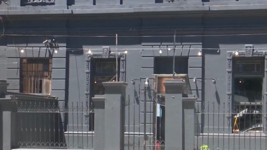 Ataque con botellas de hielo a bar de Bulevar: "No lo puedo llamar vecino, es un asesino"