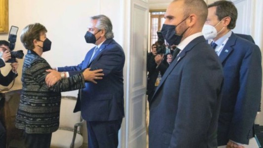 Argentina inició las negociaciones técnicas con el FMI buscando frenar las presiones cambiarias y financieras