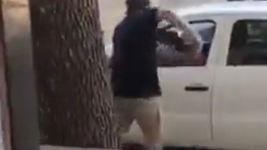 Video: agresión de un conductor a una mujer luego de un accidente de tránsito