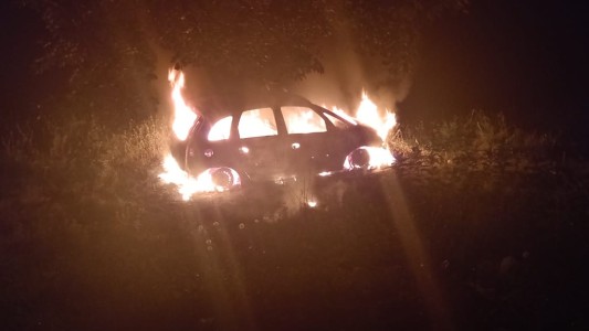 Otra vez incendiaron un automóvil en la ciudad