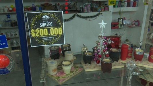 Comerciantes de la Peatonal San Martín cierran el año con un sorteo de 200 mil pesos