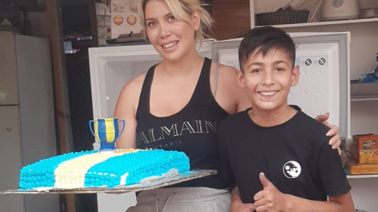 Promesa cumplida y pedido entregado: Wanda Nara visitó a Joaquín, el nene que hace tortas