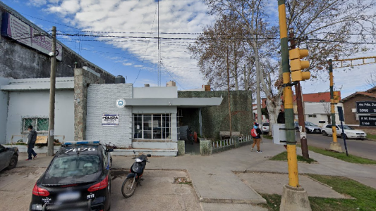 Insólito: Quisieron llevarle bebidas para festejar a un preso y terminaron aprehendidos