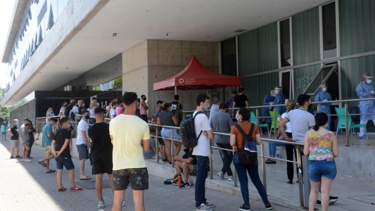 Covid en Santa Fe: el 95% de los pacientes atraviesa la enfermedad en su domicilio