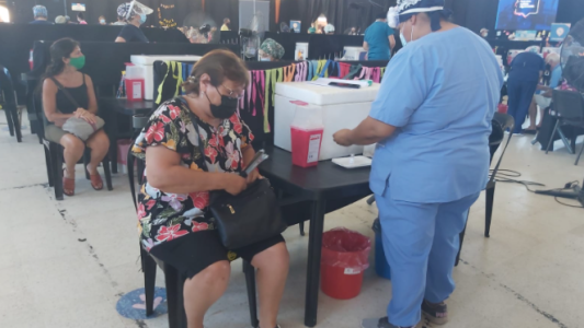 Este jueves se vacunará a adultos en la Esquina Encendida y a menores en la Redonda