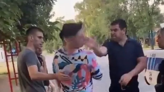 Video viral: Un policía le pegó un cachetazo a un joven en San Luis