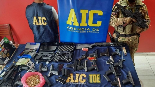 Fotos: secuestran un arsenal, joyas, dinero y detienen a integrantes de Los Monos