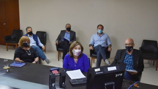 Paritarias: para la provincia, no tener Presupuesto "es una complicación adicional"