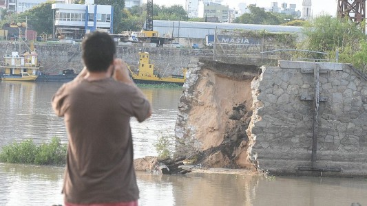 Solicitan no acercarse a la zona del desmoronamiento en el Puerto de Santa Fe