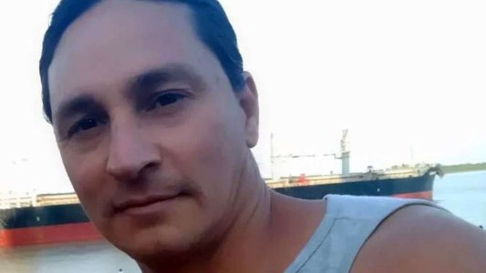 Mató a su mujer, violó una condicional y chocó: su nueva pareja murió en el accidente y él está prófugo