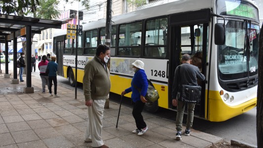 Incertidumbre en el sistema de colectivos ante la falta de un esquema de subsidios