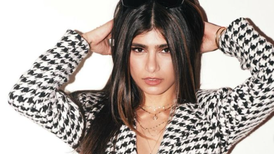 Mia Khalifa apeló a la ironía y puso fin a los rumores sobre su muerte