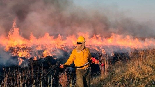 Incendios en Corrientes: hay más de 500 mil hectáreas afectadas y evacuan viviendas