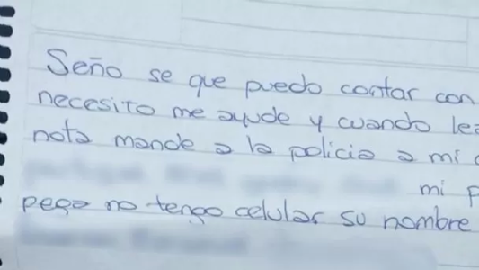 Una víctima de violencia de género pidió ayuda en el cuaderno escolar de su hijo