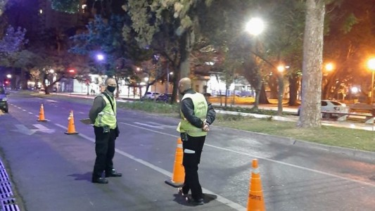 Chocaron a un inspector y a una mujer policía en un control vehicular municipal