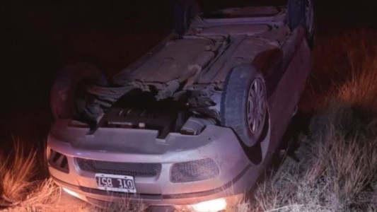 Volcó un joven que manejaba borracho con 14 amigos a bordo