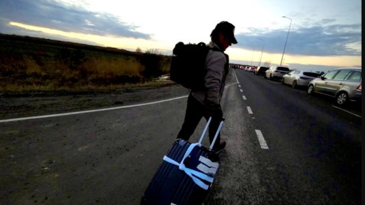 Sean Penn llegó a pie a Polonia tras escapar de Ucrania, a donde viajó para filmar un documental