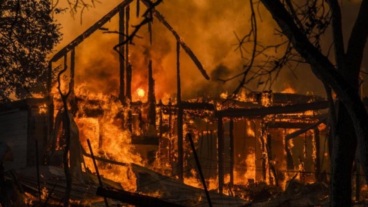 Prendió fuego la casa de su ex marido y ocasionó la muerte del perro