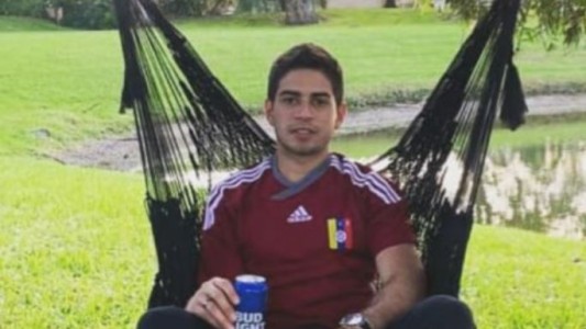 Mendoza: le quisieron robar el auto, se colgó de la ventanilla y murió de un balazo