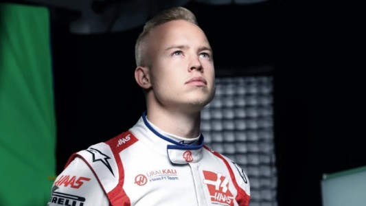 Conflicto con Ucrania: La escudería estadounidense Hass despidió al piloto ruso Nikita Mazepin
