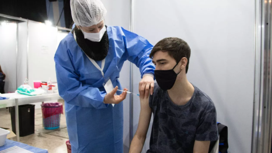 Coronavirus: Sigue este martes la vacunación libre y con turnos en la ciudad