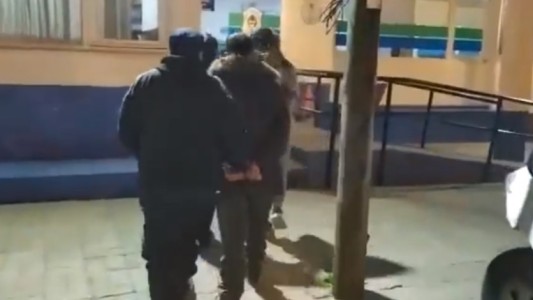 Hombre invitó a una joven a subir a su auto y ella lo asaltó