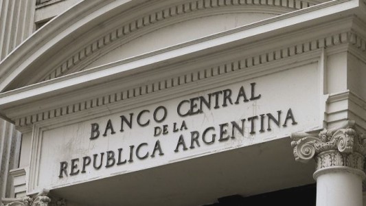 El BCRA subió la tasa de referencia a 44,5%