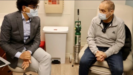 Médicos realizaron un doble trasplante de pulmón y salvaron a un hombre con cáncer terminal