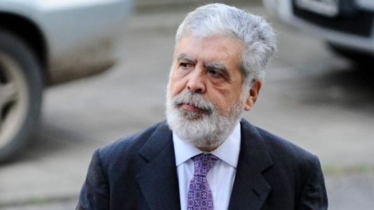 Condenaron a De Vido a cuatro años de cárcel por la compra de trenes chatarra a Portugal y España