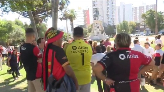 Los hinchas de Colón ya se concentran frente al Ministerio de Seguridad