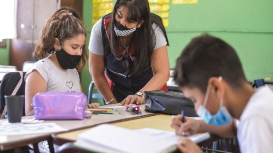Las escuelas primarias de Santa Fe extenderán sus jornadas a cinco horas