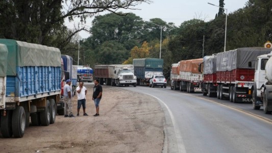 "Los camiones ya están trabajando": se levantó el paro de transportistas