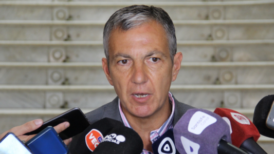 Recomiendan el uso de barbijo en espacios que no cuenten con ventilación