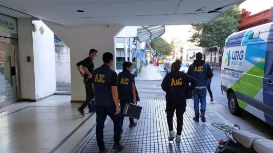 Rosario: sigue la búsqueda de la pareja de la mujer que apareció muerta en el jacuzzi de un hotel