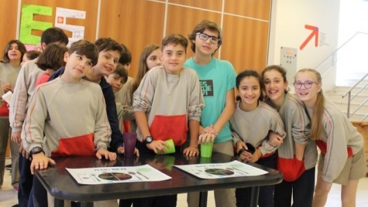 En las escuelas también dejará de ser obligatorio el uso de barbijo