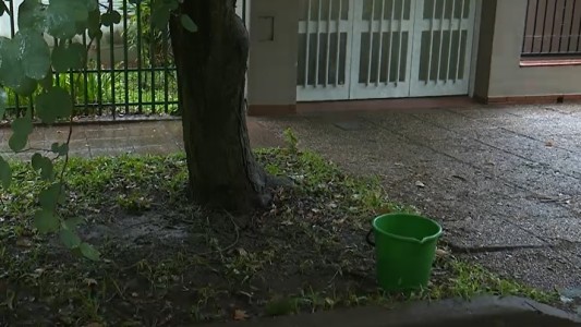 Ingresaron a su domicilio, se llevaron poco pero le dejaron un regalo: defecaron en un balde