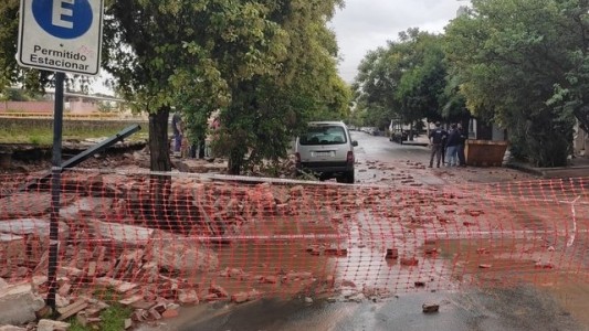 Se derrumbó un tapial que rodea la planta de Aguas Santafesinas