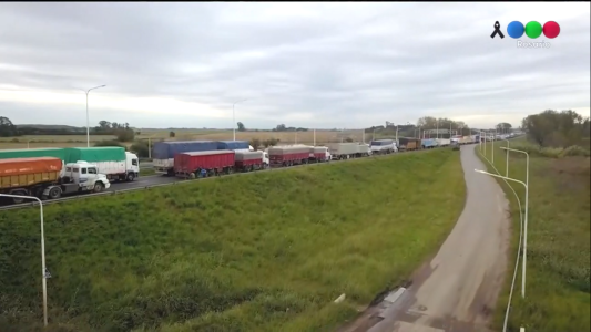 Por la cantidad de camiones, colapsaron las rutas de la región