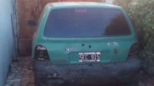 Dejó el auto estacionado y le robaron las cenizas de su abuela