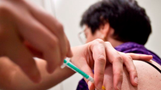 Comenzó la vacunación contra la gripe para afiliados a IAPOS