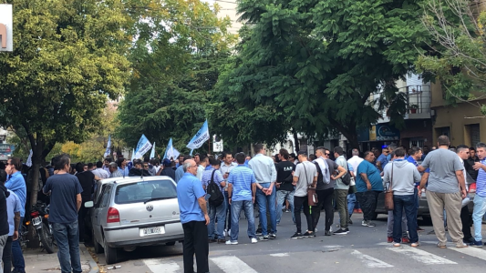 Los choferes de la UTA se manifiestan y marchan a Casa de Gobierno