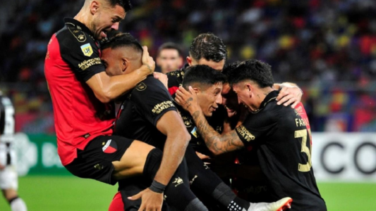 Colón viaja esta mañana rumbo a Paraguay